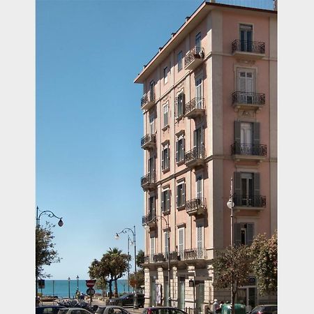 A Casa Di Adri Daire Salerno Dış mekan fotoğraf